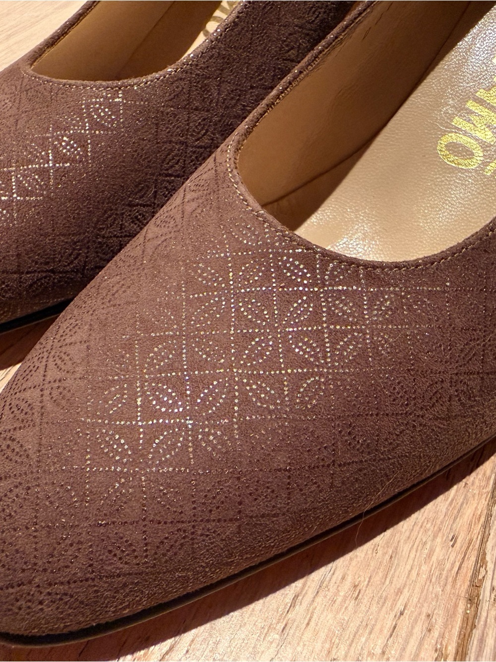 Vintage Salvatore Ferragamo Brown Laser-Etched Suede Almond Toe Block Heel 7.5 - Picture 2 of 8